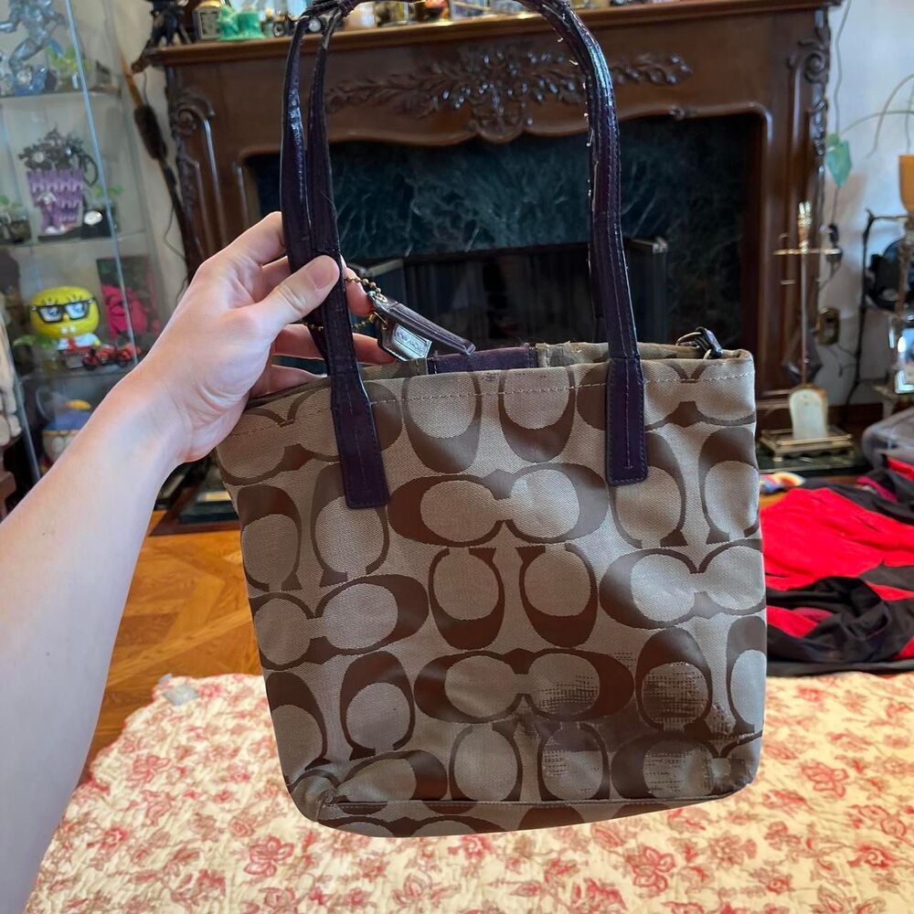 2000s Vintage Coach Signature Purple and Cognac Monogram Purse!